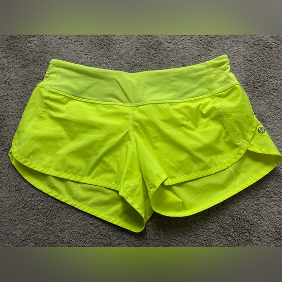 Lululemon Speed Shorts Size 6 - Picture 2 of 8